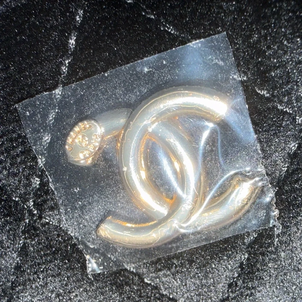 Chanel/Makeup Velvet Pouch - Picture 4 of 7